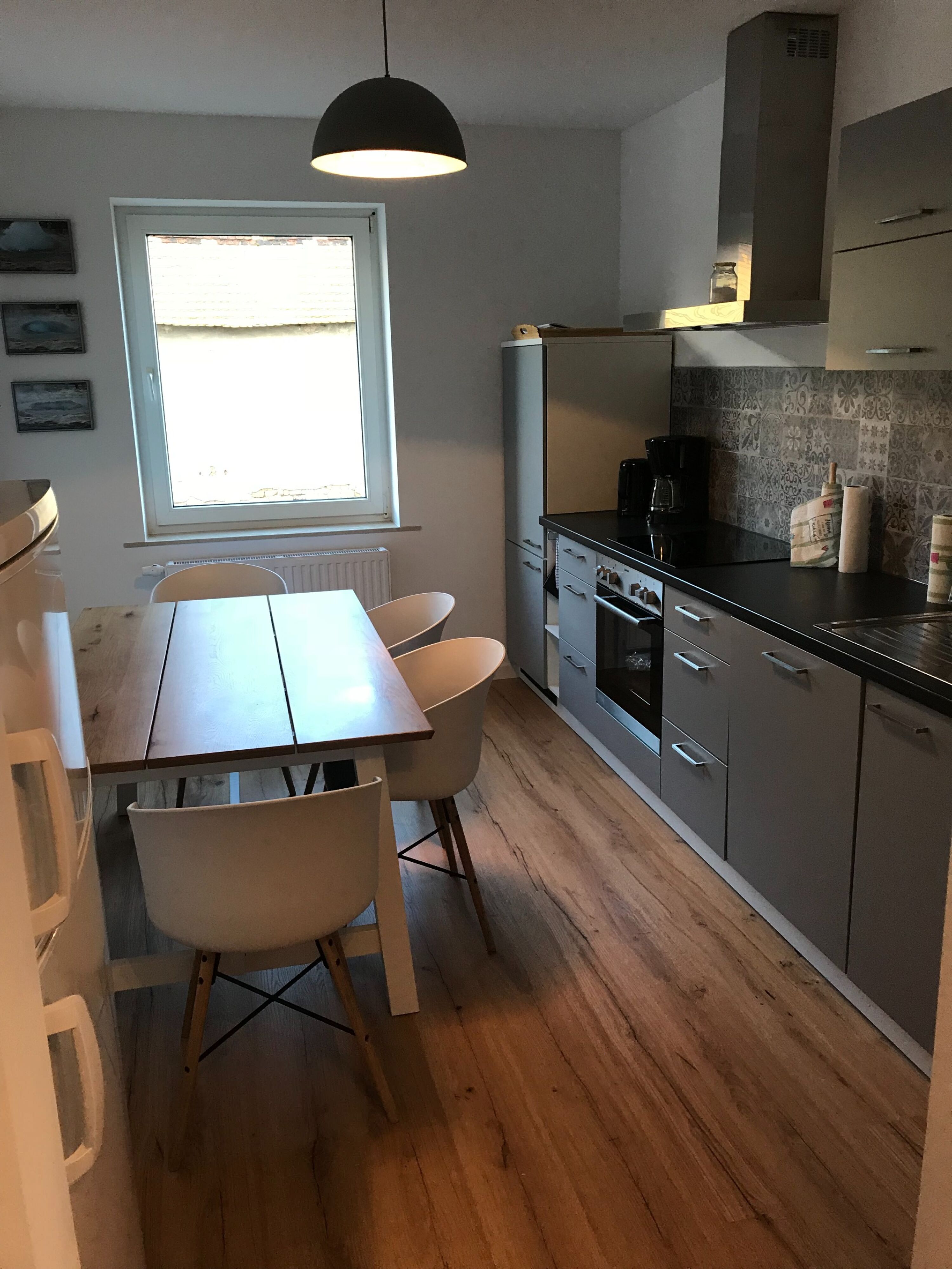 Monteur-Zimmer - Großes Haus mit eigenem Parkplatz für 7 Personen