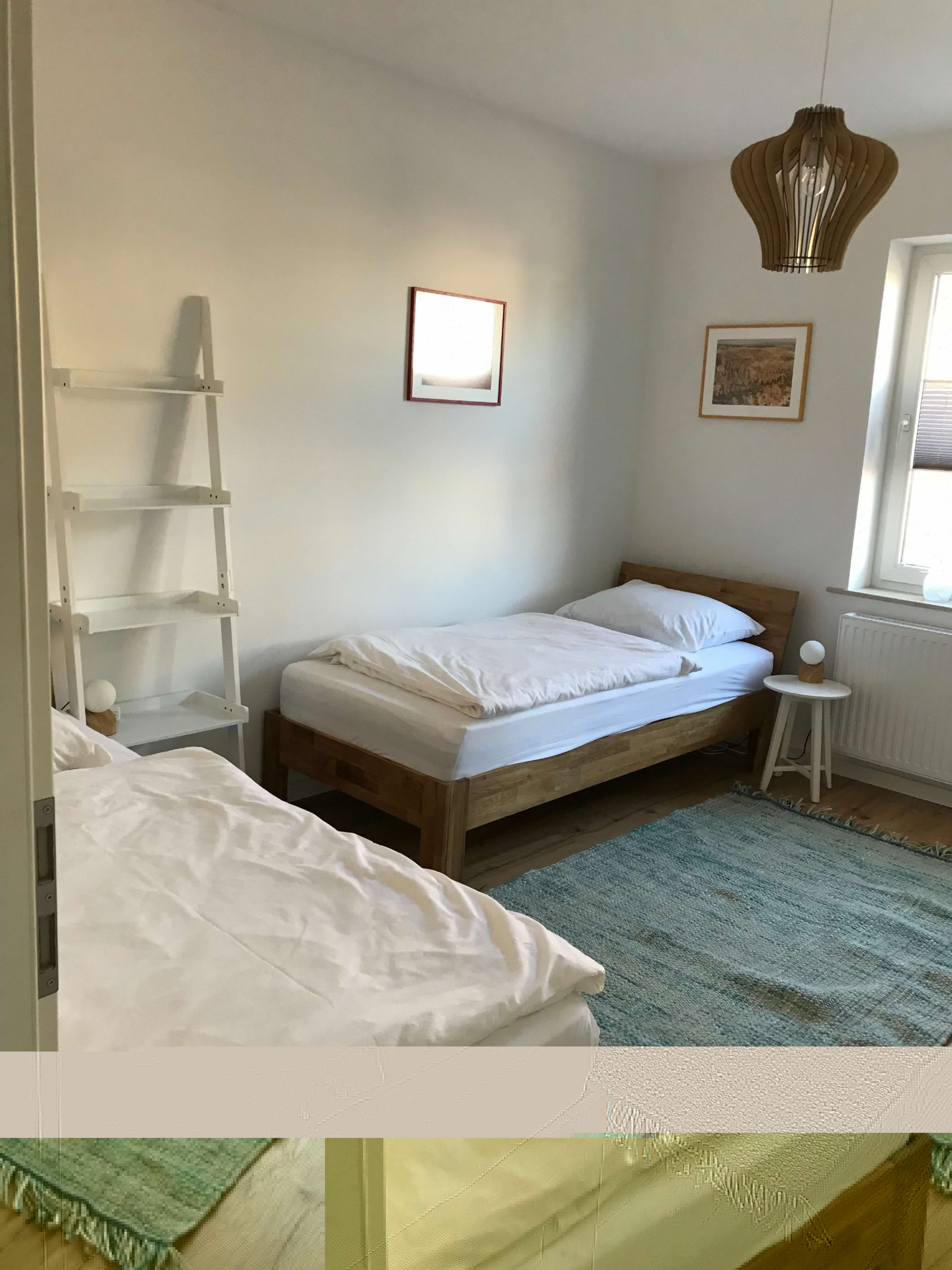 Monteur-Zimmer - Großes Haus mit eigenem Parkplatz für 7 Personen