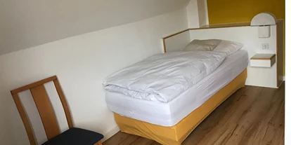 Monteur-Zimmer - Sachsen-Anhalt - https://images.monteurzimmer.de/08c97301a1/xl/69e17cf5-e18e-4e58-b29e-9e9541095732.jpg - Großes Haus mit eigenem Parkplatz für 7 Personen