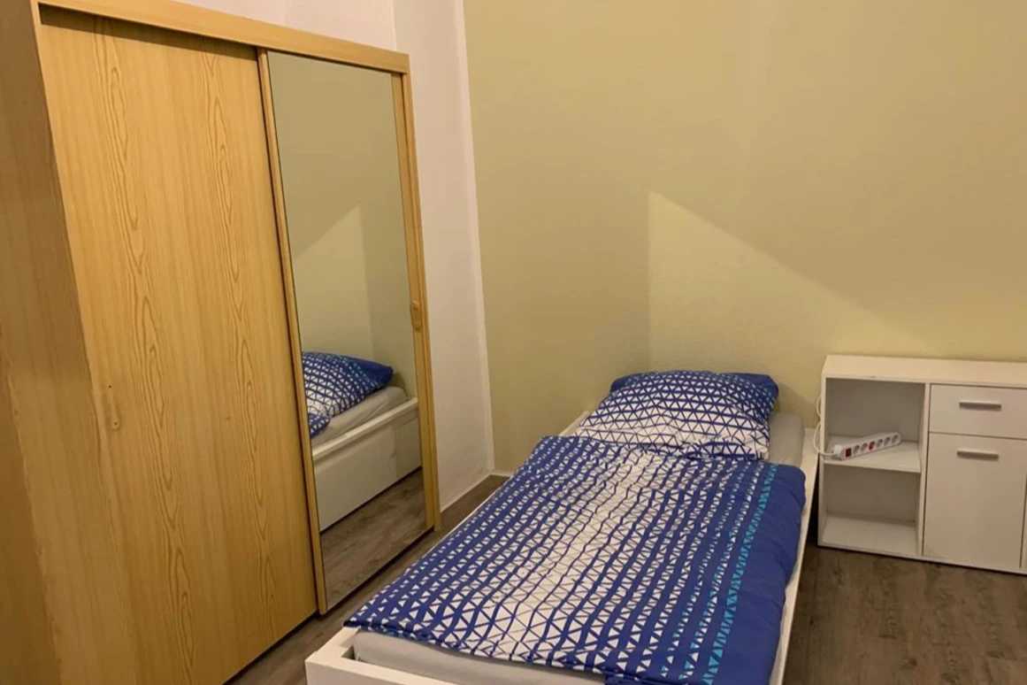 MonteurZimmer: https://images.monteurzimmer.de/ac407539e4/xl/92158c0a-6f39-4229-89da-f5645ecb6f6e.jpg - möblierte Monteursunterkünfte