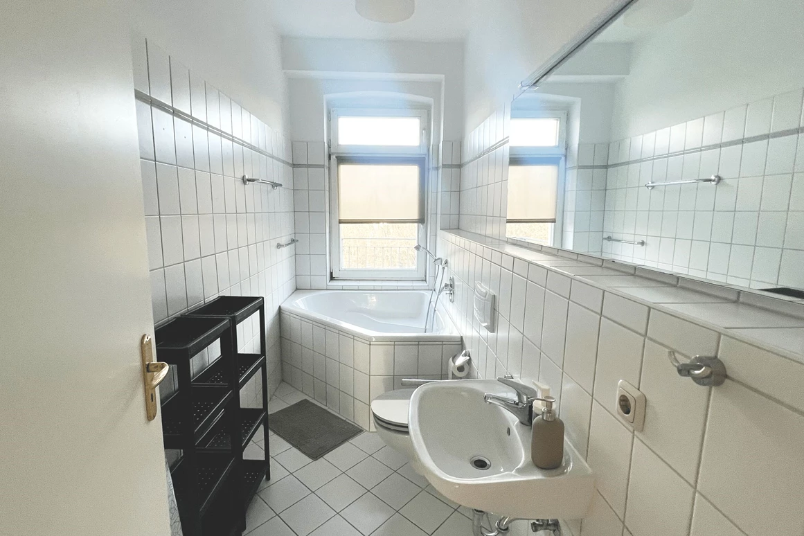 MonteurZimmer: https://images.monteurzimmer.de/2f6261b9bd/xl/1e8fb252-9a9e-42b3-962d-42b0b5fc1150.jpg - **Über 150 Betten** Die besten Monteurwohnungen in Leipzig!