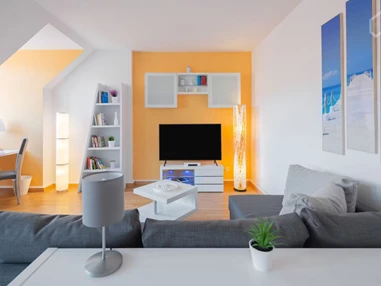 MonteurZimmer: Zentrumsnahes, helles Apartment