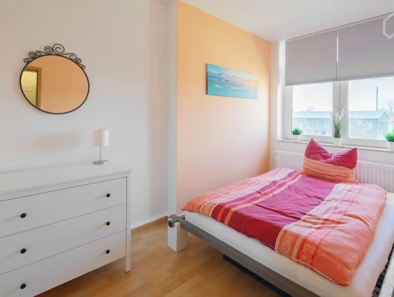 MonteurZimmer: Zentrumsnahes, helles Apartment