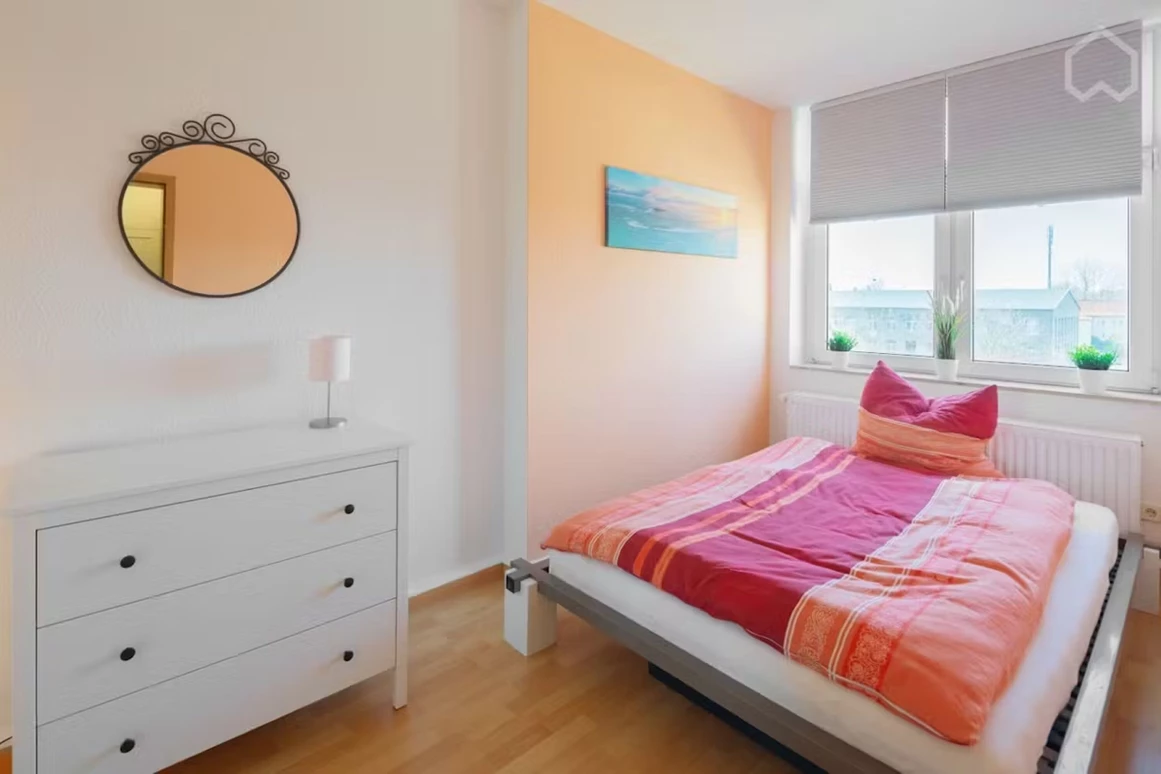 MonteurZimmer: Zentrumsnahes, helles Apartment