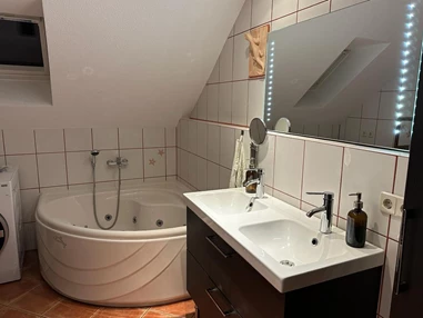MonteurZimmer: https://images.monteurzimmer.de/d0cce307b4/xl/78f442fc-b556-4ca1-b6d0-bde6e74a41e4.jpg - Pension Emilia
