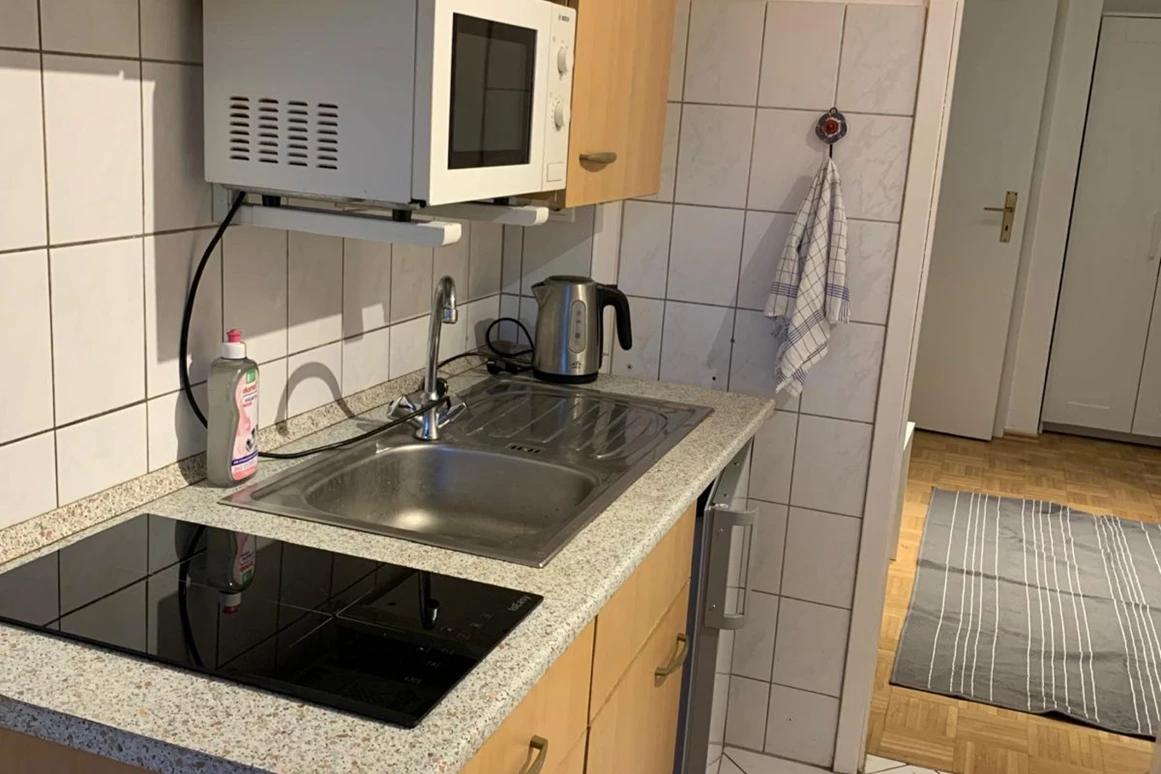 MonteurZimmer: Monteurwohnung mit Garten