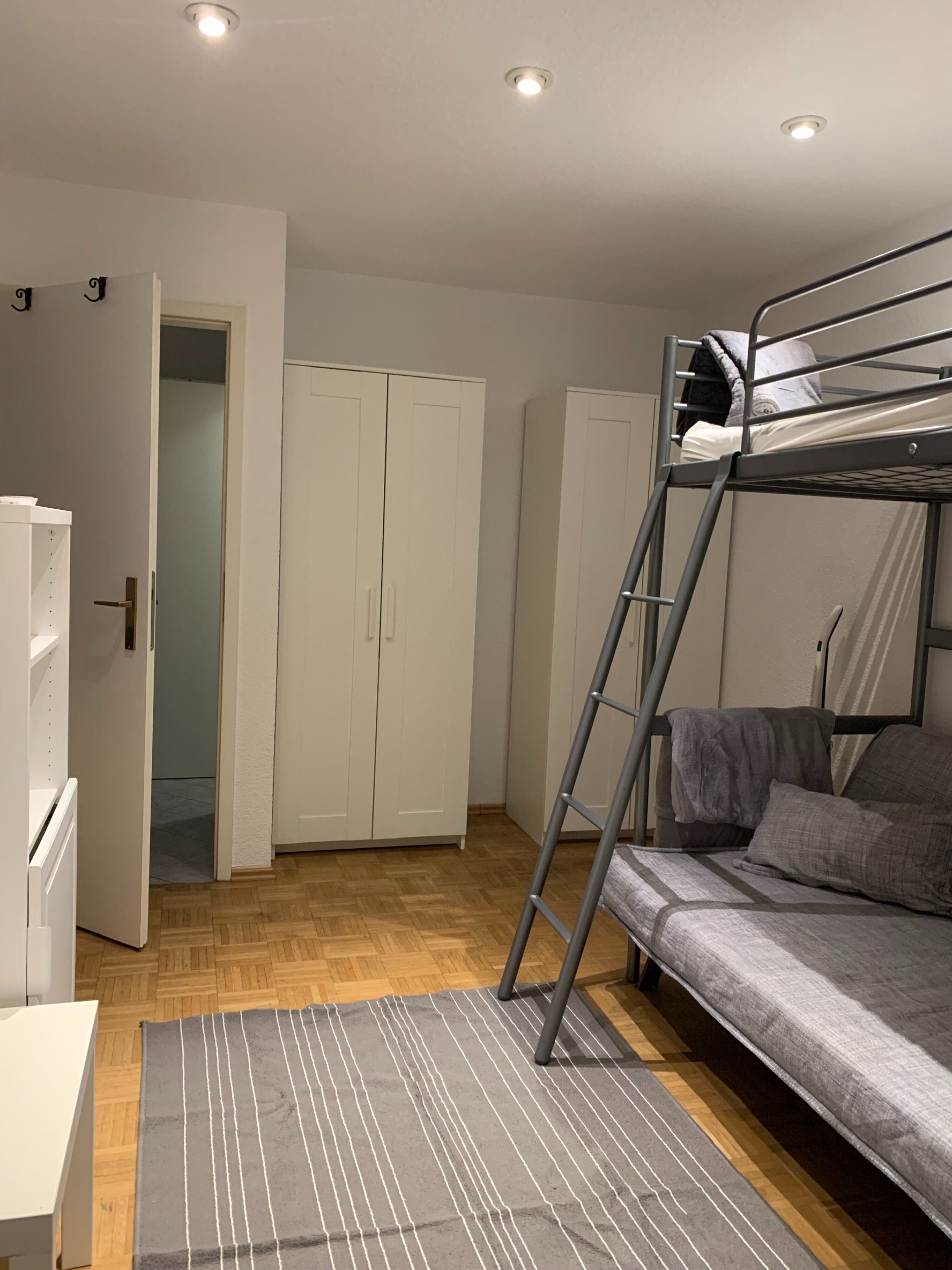 Monteur-Zimmer - https://images.monteurzimmer.de/ab86da5112/xl/80cadee1-075c-454b-aec4-7b1df876ffa6.jpg - Monteurwohnung mit Garten