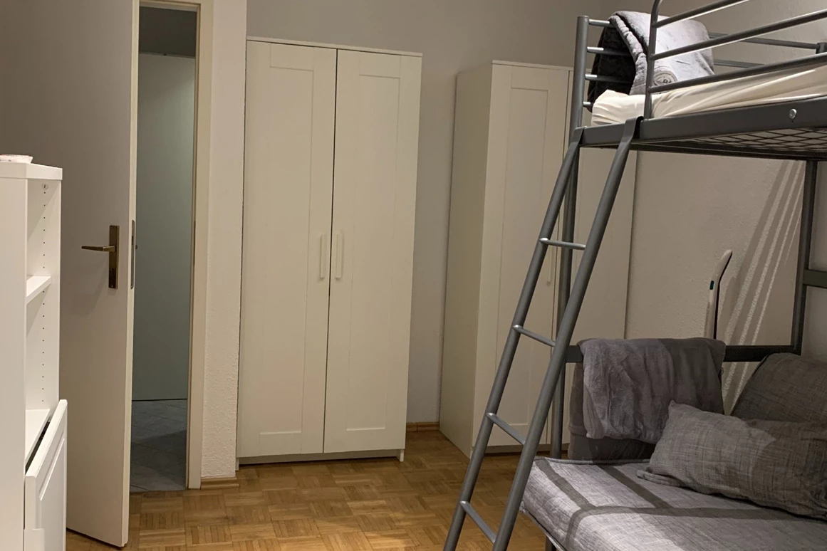 MonteurZimmer: https://images.monteurzimmer.de/ab86da5112/xl/80cadee1-075c-454b-aec4-7b1df876ffa6.jpg - Monteurwohnung mit Garten