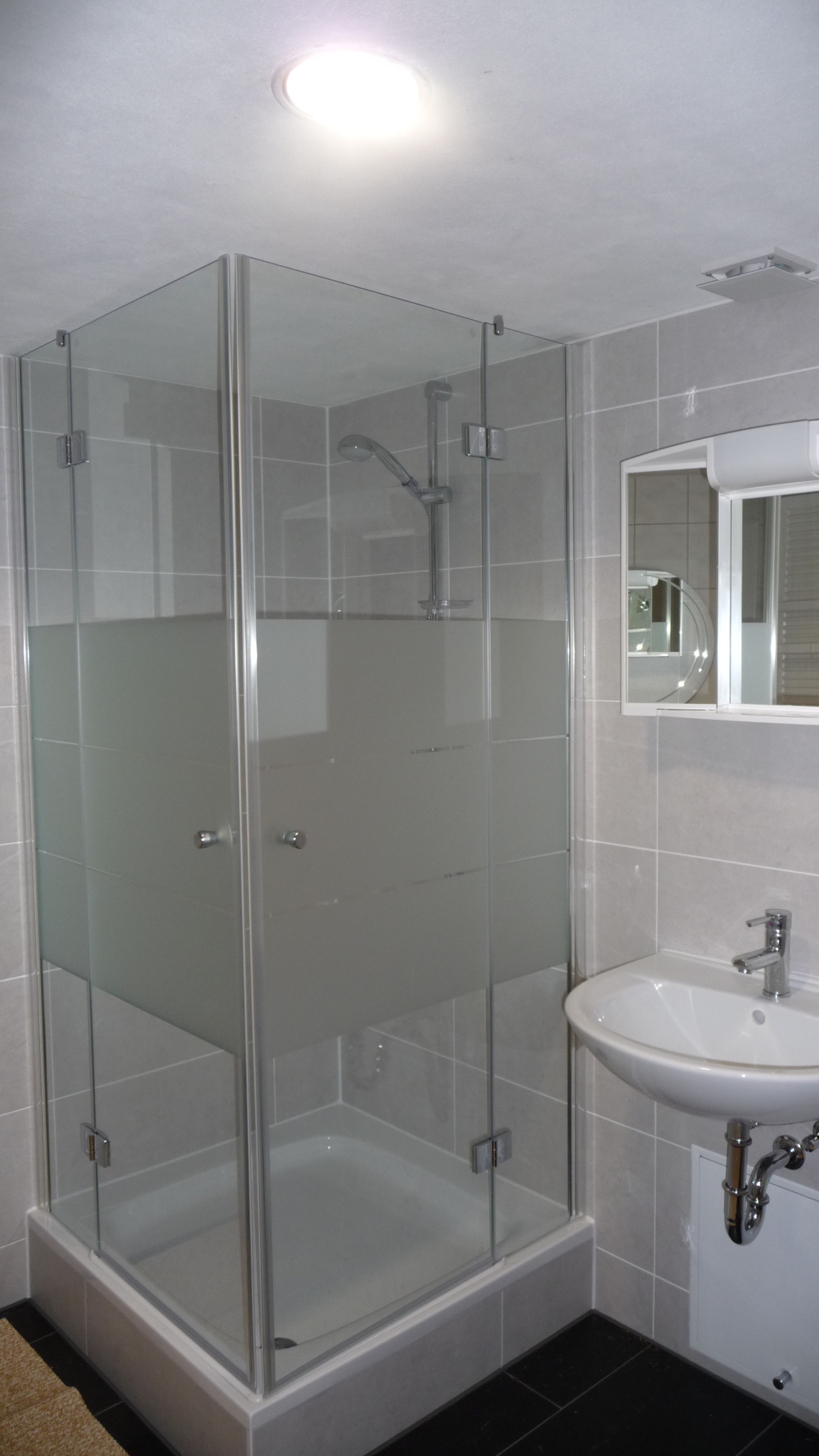 Monteur-Zimmer - https://images.monteurzimmer.de/5d3c3162c3/xl/ek8q19njepb5czbgbkth9vtnniy1ua2zl0fc.jpg - Monteurzimmer Leipzig mit eigenem WC