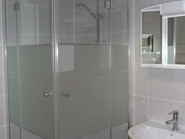MonteurZimmer: https://images.monteurzimmer.de/5d3c3162c3/xl/ek8q19njepb5czbgbkth9vtnniy1ua2zl0fc.jpg - Monteurzimmer Leipzig mit eigenem WC