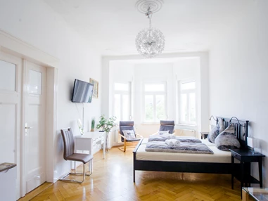 MonteurZimmer: https://images.monteurzimmer.de/1b806f9d36/xl/2bb72150-6376-4cb0-ae79-a83a3a5de019.jpg - City Apartment