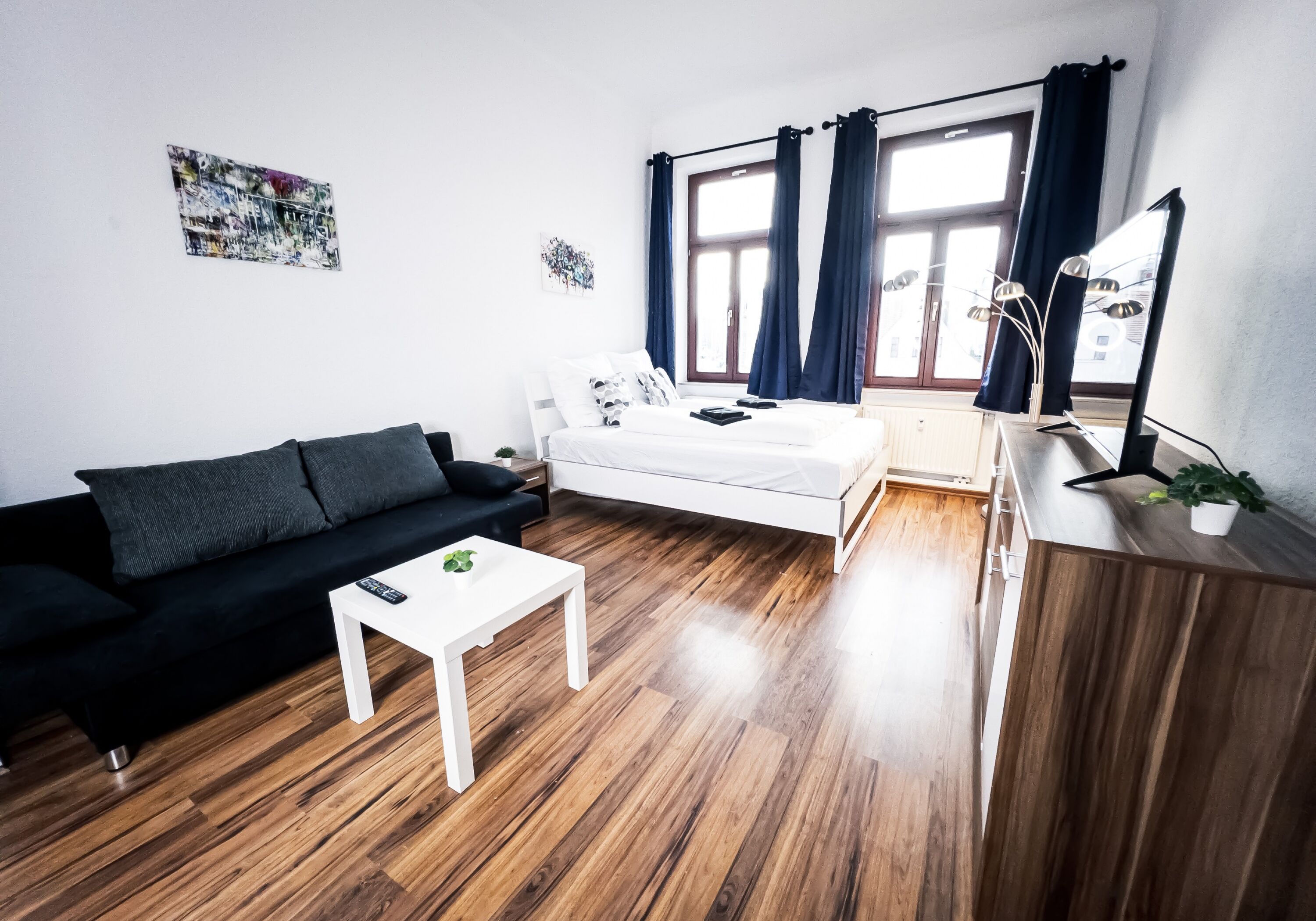 Monteur-Zimmer - Zentrale 3 Zimmer Wohnung mit Balkon + 24/7 Service
