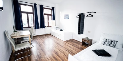 Monteur-Zimmer - Sachsen-Anhalt - https://images.monteurzimmer.de/5de2aa0393/xl/d9055095-6170-4954-a099-a1f12e5aecfe.jpg - Zentrale 3 Zimmer Wohnung mit Balkon + 24/7 Service