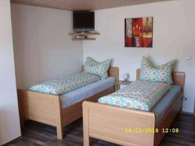 MonteurZimmer: Ferienwohnung Moteurswohnung in 06237 Leuna /OT Rampitz in 06237 Leuna/OT Rampitz