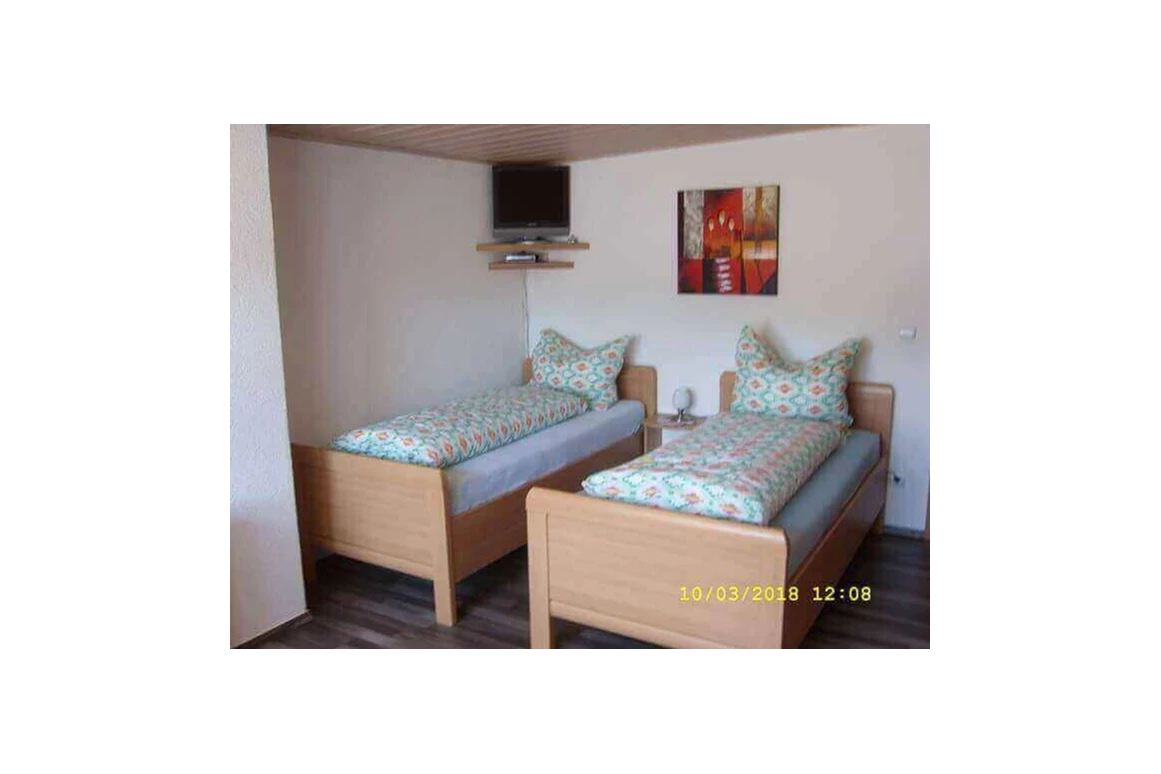 MonteurZimmer: Ferienwohnung Moteurswohnung in 06237 Leuna /OT Rampitz in 06237 Leuna/OT Rampitz