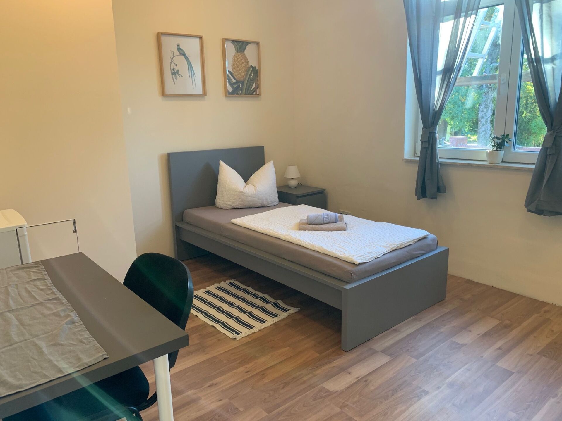 Monteur-Zimmer - Monteur Idylle in Leuna Pension *Villa Luise* in 06237 Leuna