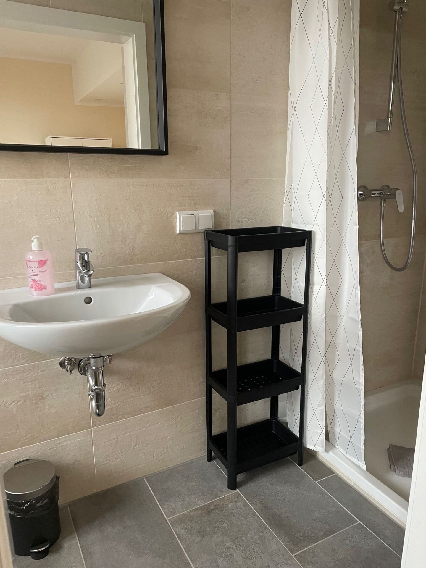 Monteur-Zimmer - Monteur Idylle in Leuna Pension *Villa Luise* in 06237 Leuna