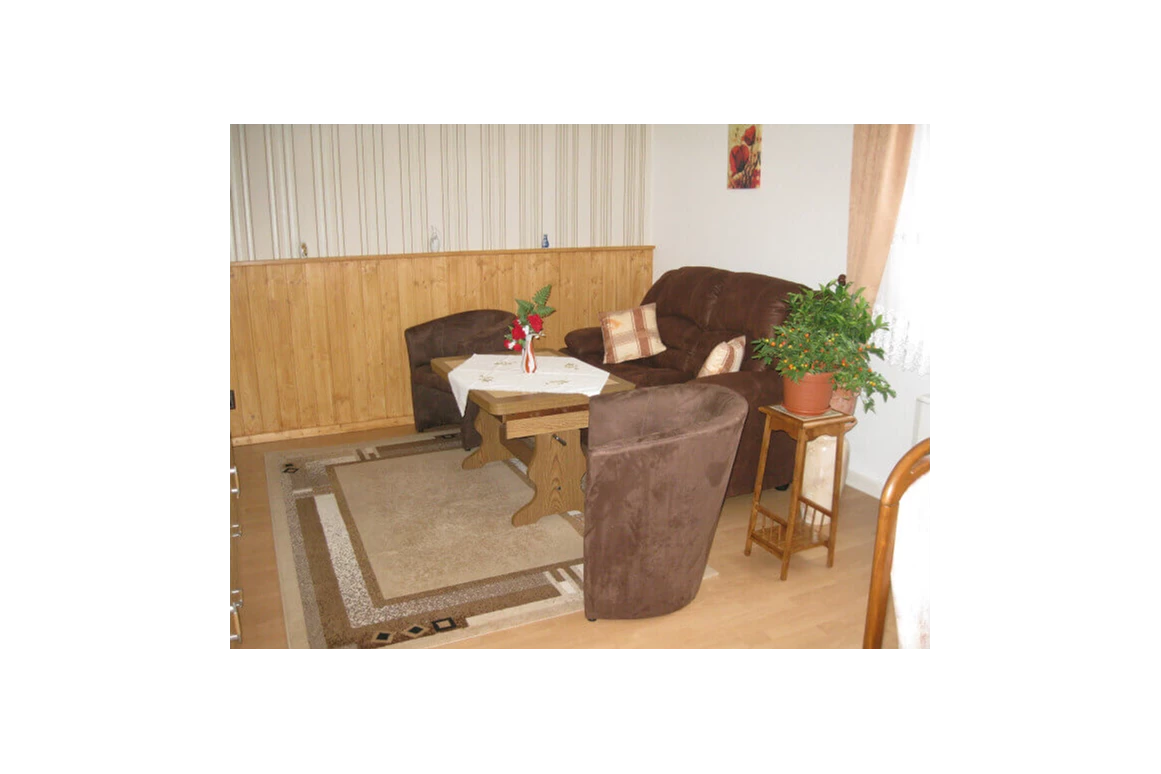 MonteurZimmer: https://www.deutschland-monteurzimmer.de/uploads/11241/ferienwohnung-fw-neuseenland-annett-kuehn-04442-zwenkau-foto-5.JPG - FW "Neuseenland" in 04442 Zwenkau