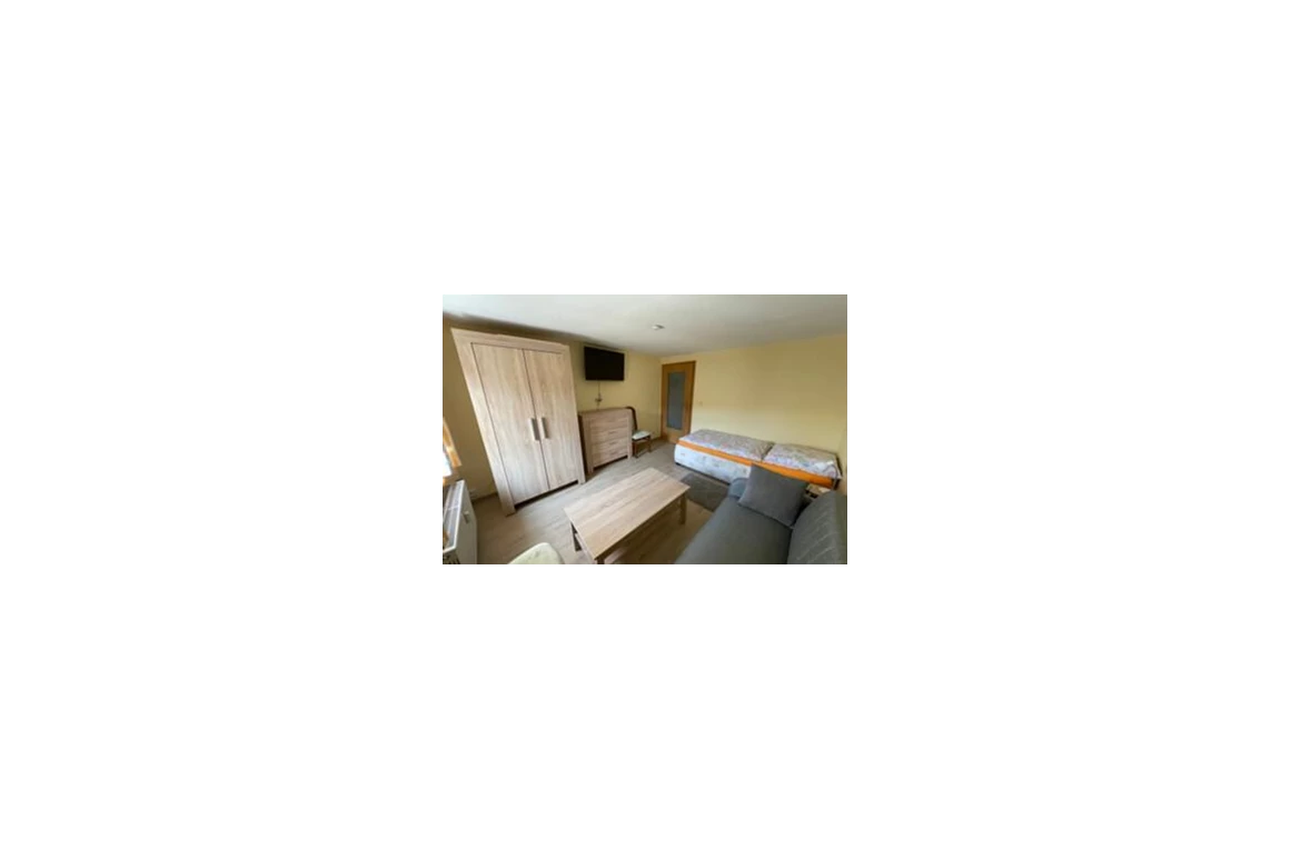 MonteurZimmer: https://mein-monteurzimmer.de/website/var/tmp/image-thumbnails/360000/369529/thumb__housing_item_preview/86fb99b34f66b762e49a686f723cd9d9.jpeg - Ferienwohnung Peter Dietrich