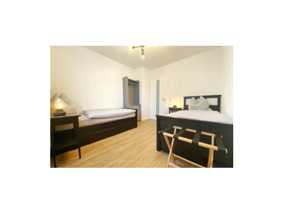 MonteurZimmer: Hirschfeld Apartments