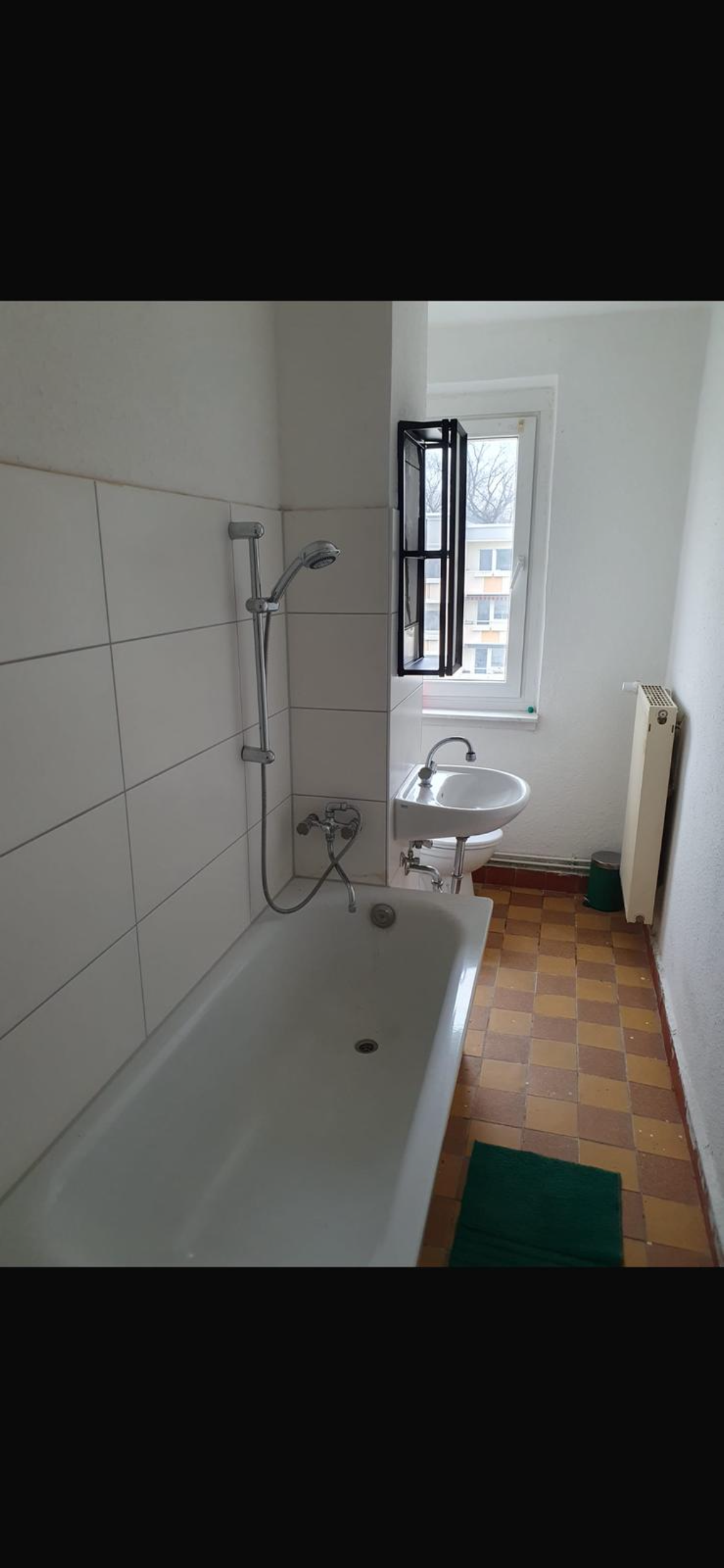 Monteur-Zimmer - Sachsen-Anhalt - https://www.deutschland-monteurzimmer.de/uploads/20075/1752154033686fbfb18a375.png - 2 Monteurwohnungen für insgesamt 10 Personen auch einzeln buchbar in 04564 Böhlen