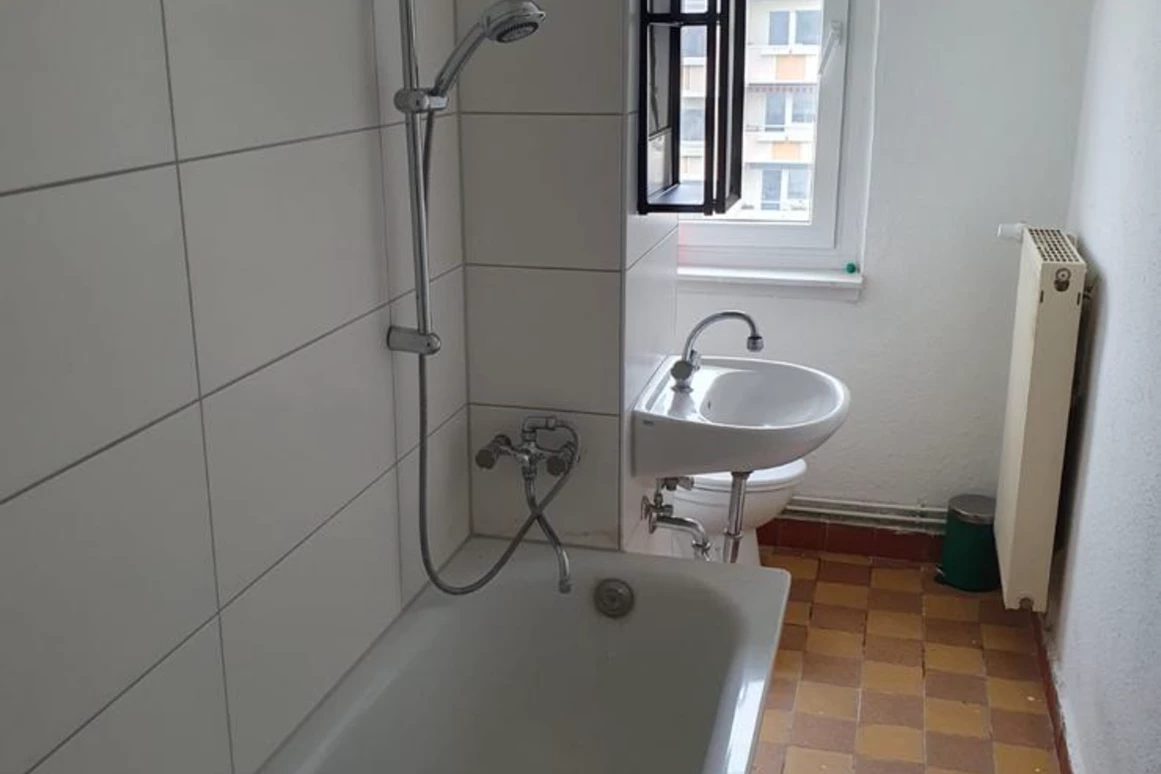 MonteurZimmer: https://www.deutschland-monteurzimmer.de/uploads/20075/1752154033686fbfb18a375.png - 2 Monteurwohnungen für insgesamt 10 Personen auch einzeln buchbar in 04564 Böhlen