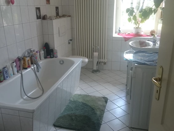 MonteurZimmer: https://images.monteurzimmer.de/301b2a6ad7/xl/d0c2c8cc-8f41-432d-8a15-77f39c929e98.jpg - Wohnung in Georg-Schumann-Straße, Leipzig
