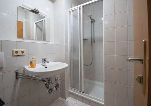 Monteur-Zimmer - Moderne Wohnung in Leipzig West