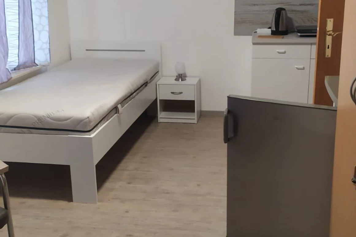 MonteurZimmer: Einzelzimmer für Monteure und Pendler in Schkeuditz
