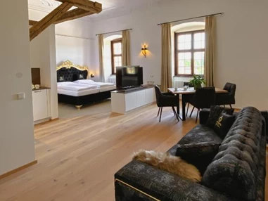 MonteurZimmer: Innviertler Versailles