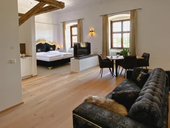 MonteurZimmer: Innviertler Versailles