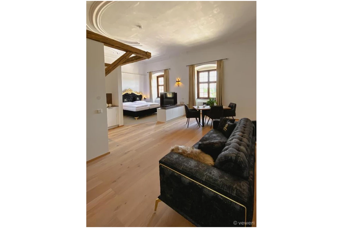 MonteurZimmer: Innviertler Versailles