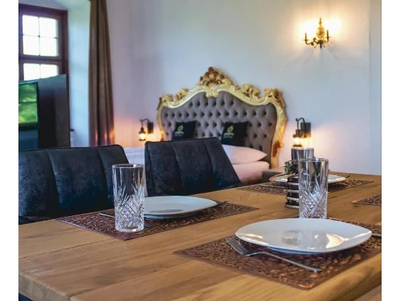 MonteurZimmer: Innviertler Versailles