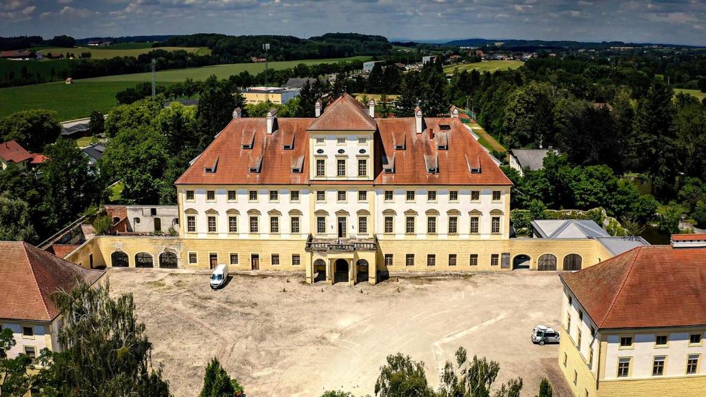 Monteur-Zimmer - Preis pro Nacht - Altheim (Altheim) - Innviertler Versailles