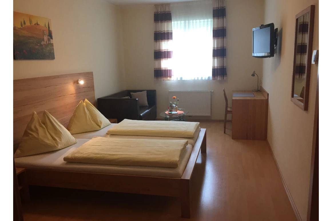 MonteurZimmer: Gasthof Ferienhotel Kirchenwirt