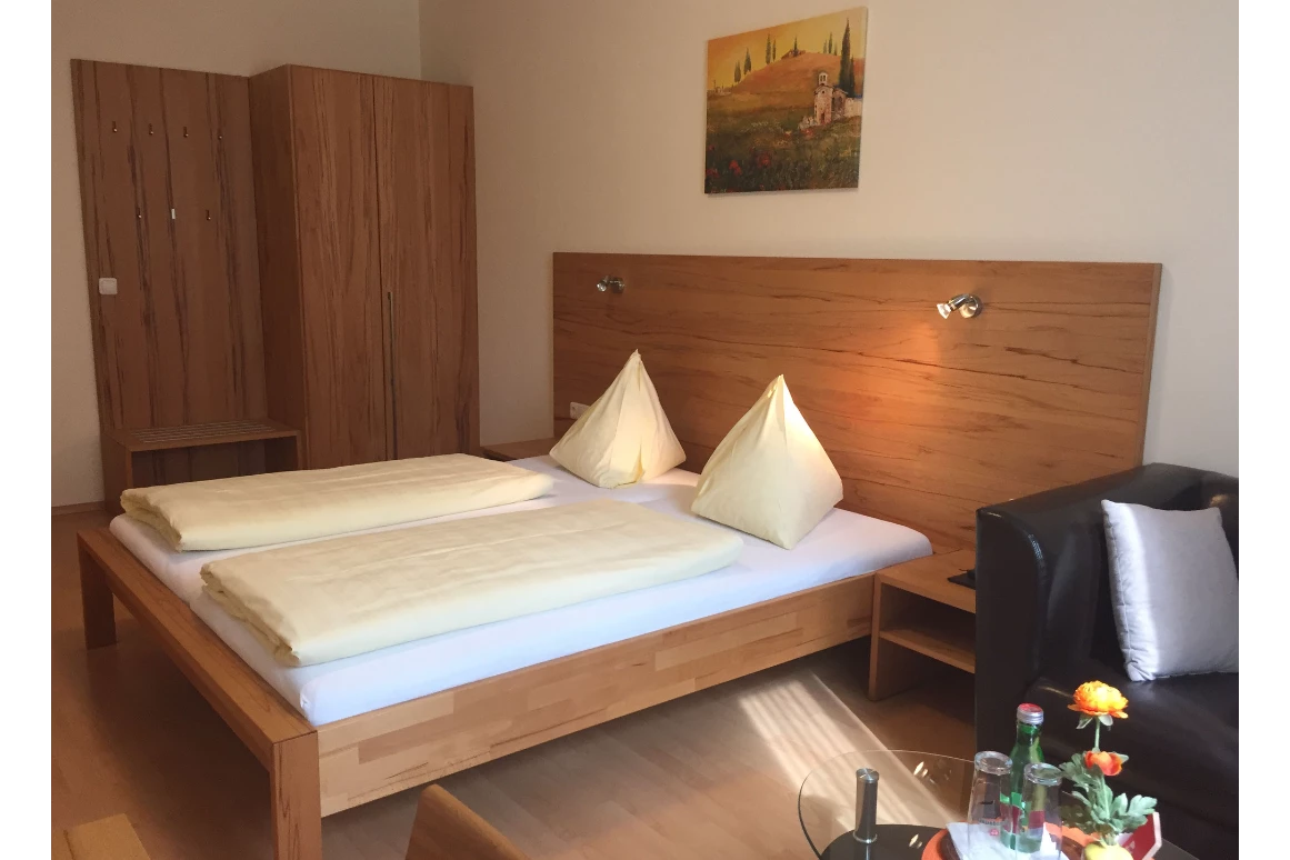 MonteurZimmer: Gasthof Ferienhotel Kirchenwirt