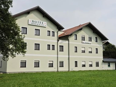 MonteurZimmer: Gasthof Ferienhotel Kirchenwirt