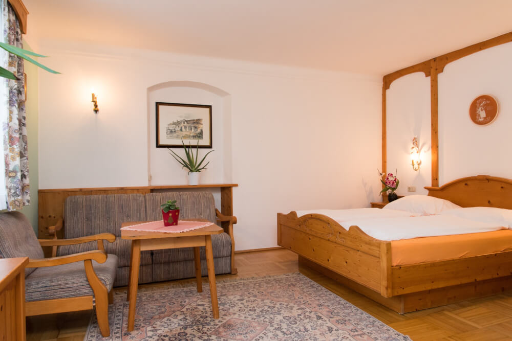 Monteur-Zimmer - Parkplatz: eigener Parkplatz für PKW vorhanden - Steyr - Pension Abpurg