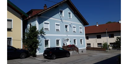 Monteur-Zimmer - Küche - Österreich - Vorderansicht - Haus Neumayer Ferienwohnungen