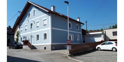 Monteur-Zimmer - Küche - Österreich - Vorderansicht - Haus Neumayer Ferienwohnungen