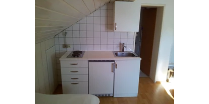 Monteur-Zimmer - Küche - Österreich - Wohnschlafraum mit kleiner Küche  - Haus Neumayer Ferienwohnungen