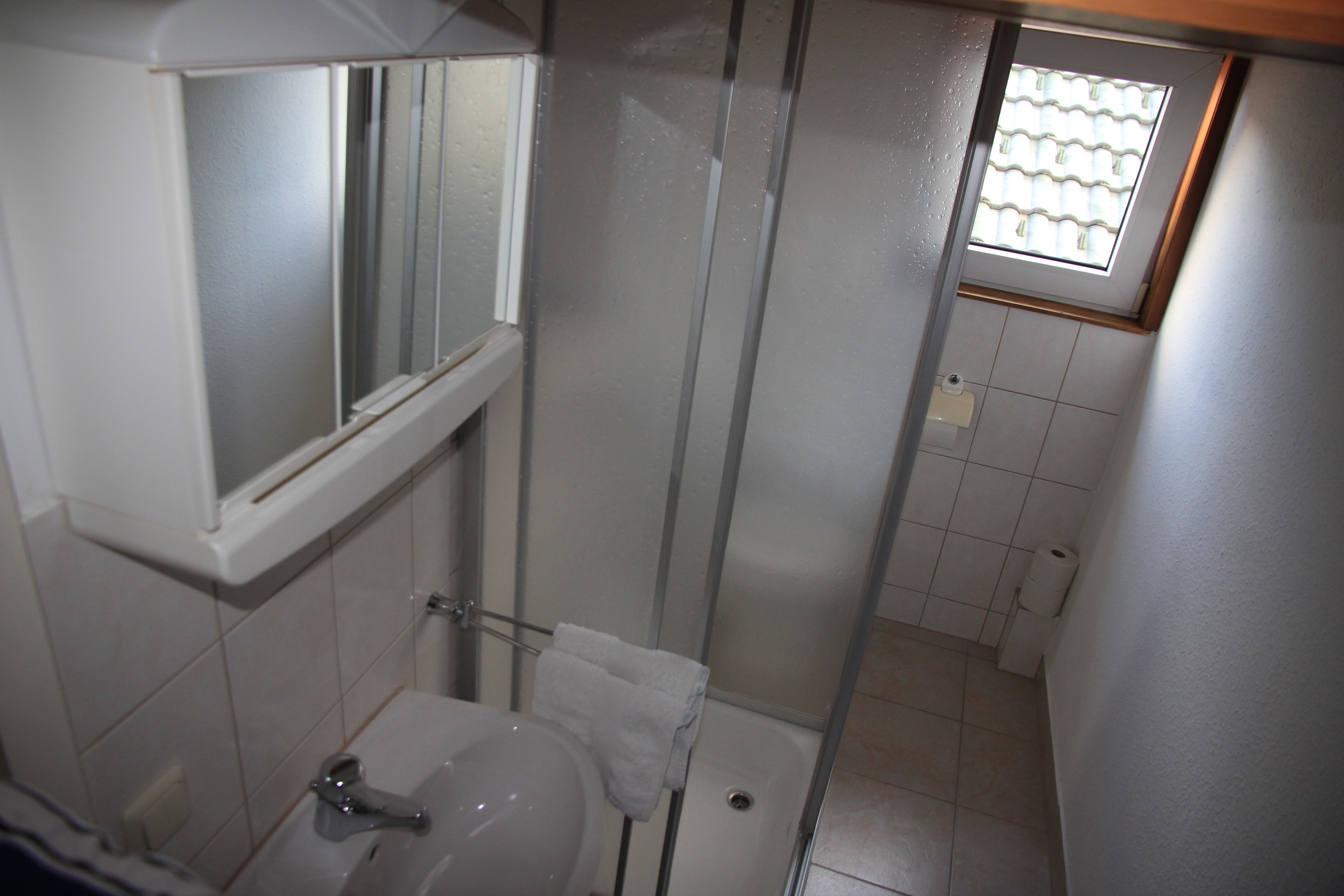 MonteurZimmer: Bad  - Haus Neumayer Ferienwohnungen