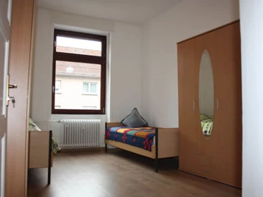 MonteurZimmer: https://www.deutschland-monteurzimmer.de/uploads/10660/monteurunterkunft-montagewohnung-frankfurt-friedberg-alex-chris-61169-foto-1.JPG - Montagewohnung Frankfurt Friedberg Bad Homburg in 61169 Friedberg