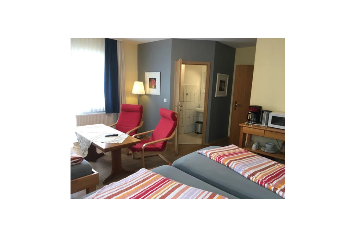 MonteurZimmer: https://www.deutschland-monteurzimmer.de/uploads/6144/Pension-Taunusblick-Ferienwohnung-und-Apartment-Monika-Essinger-Klein-61191-Rosbach-Hoehe-foto-59cb7131ef4f0.jpg - Pension Taunusblick Ferienwohnung und Apartment in 61191 Rosbach vor der Höhe