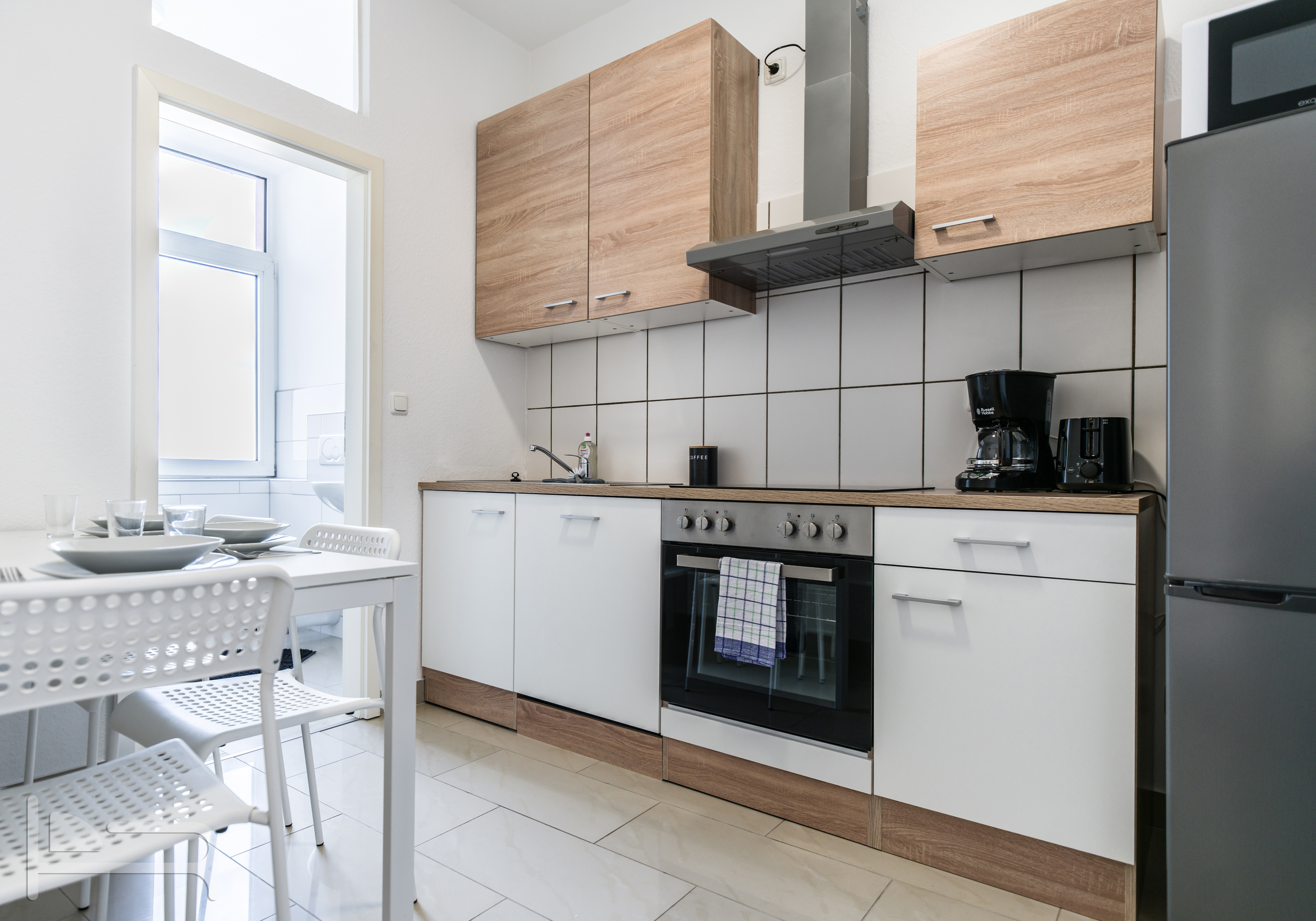 MonteurZimmer: Private, vollausgestattete Küche - Wohnungen in Offenbach, Frankfurt, Hanau und Umgebung