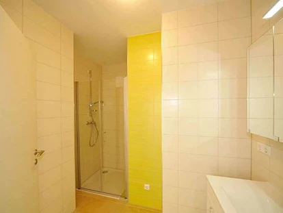 Monteur-Zimmer - Österreich - 90+ Monteurzimmer in Klagenfurt, Einzelbetten, Parkplätze, WIFI, Küchen