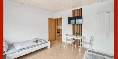 Monteur-Zimmer - Maintal - https://images.monteurzimmer.de/08b8461619/xl/6d5e192f-1ce5-4901-a737-cc4a061b6898.jpg - GÜNSTIGE Monteur Wohnungen Hanau WiFi, Smart TV, Parken