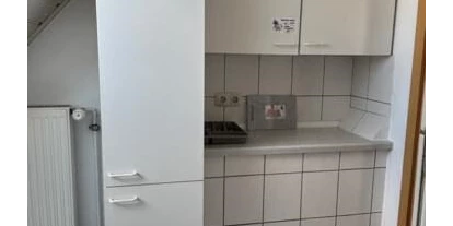 Monteur-Zimmer - Preis pro Nacht - https://mein-monteurzimmer.de/website/var/tmp/image-thumbnails/370000/370284/thumb__housing_item_preview/131975ed5e223c3a8e3bba71e9b95fb8.jpeg - Helle 3 Zimmer DG Appartment