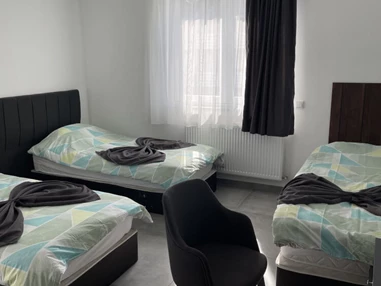 MonteurZimmer: https://www.deutschland-monteurzimmer.de/uploads/7718/monteurzimmer-monteurunterkunft-villa-romana-hamit-aslan-63512-hainburg-16509685896267c80d1c0d0.jpeg - Monteurzimmer Villa Romana  in 63512 Hainburg