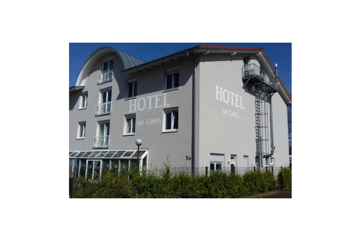 MonteurZimmer: Hotel am Limes - gute Anbindung an A3 und A66